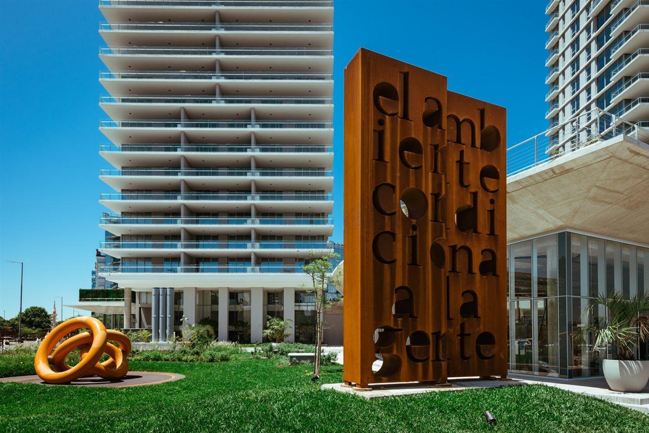Sls Buenos Aires Puerto Madero Ξενοδοχείο Εξωτερικό φωτογραφία The sculpture in 2012