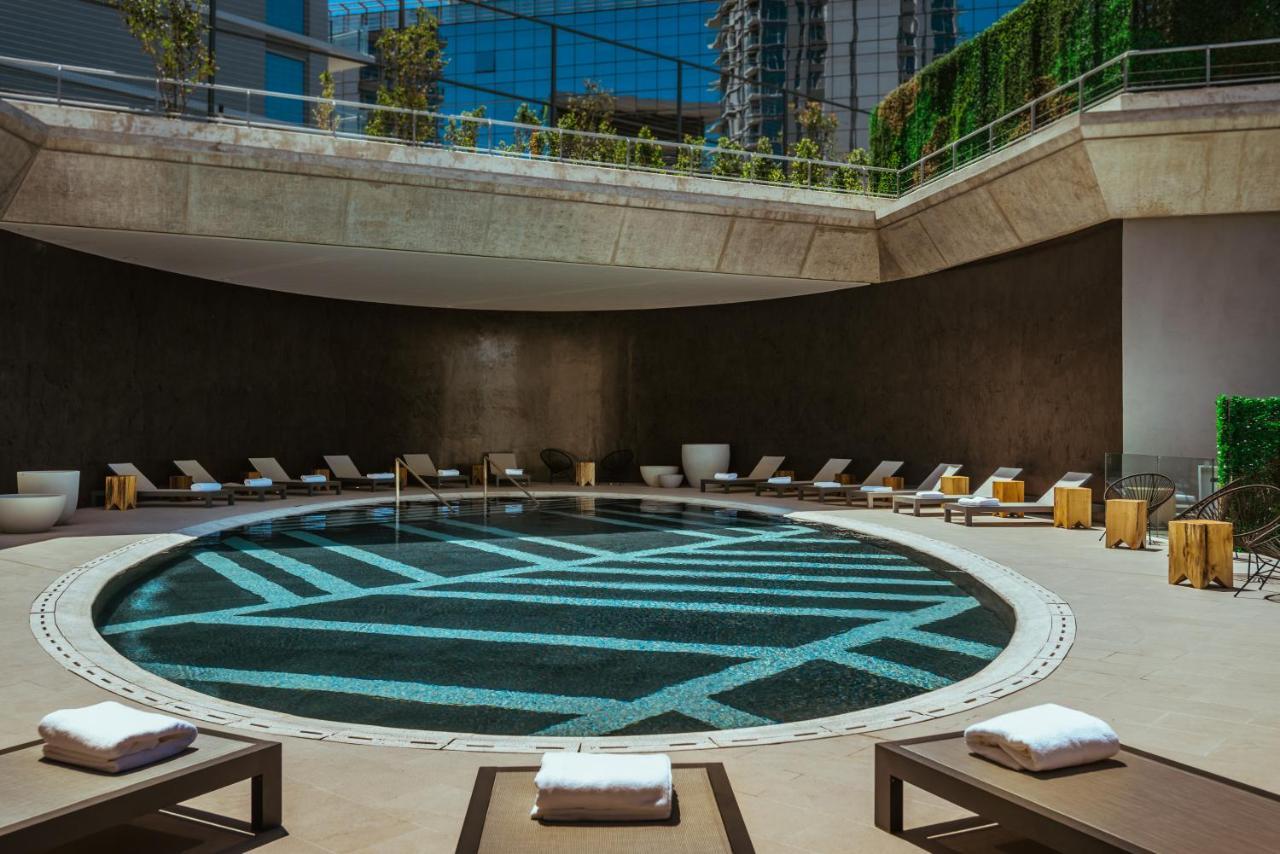 Sls Buenos Aires Puerto Madero Ξενοδοχείο Εξωτερικό φωτογραφία The pool at the hotel