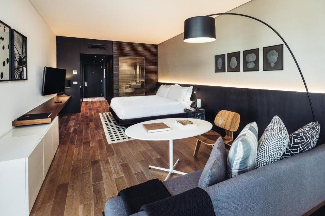 Sls Buenos Aires Puerto Madero Ξενοδοχείο Εξωτερικό φωτογραφία A room at the hotel