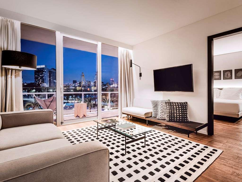 Sls Buenos Aires Puerto Madero Ξενοδοχείο Δωμάτιο φωτογραφία A suite at the hotel